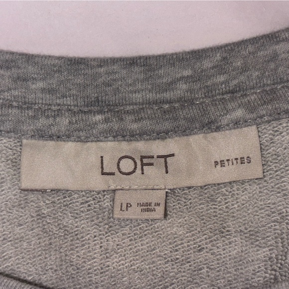 LOFT Ann Taylor Grey Sweater Top Sweatshirt‎ Jewel Pearl Sparkle Crew Neck Large - Picture 4 of 12